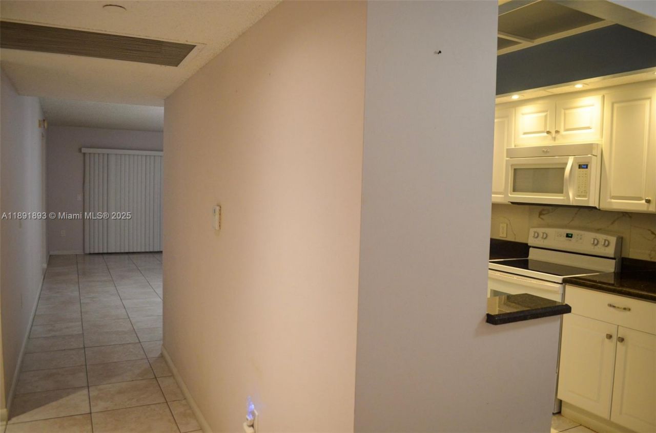 800 SW 142nd Ave, Unit 104N, Pembroke Pines, FL 33027 Photo