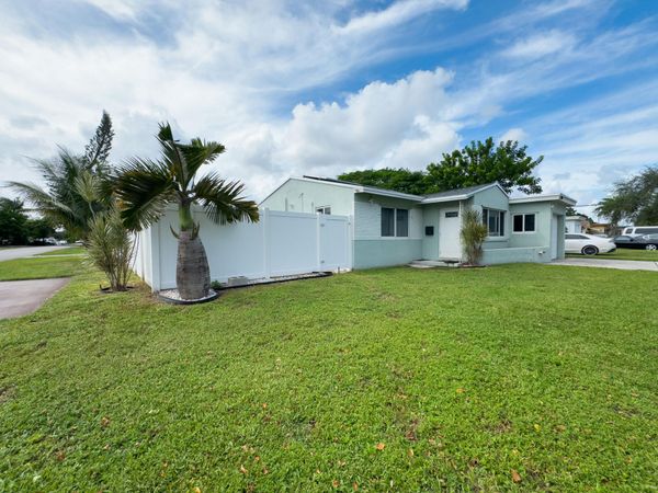 1602 N 23 Avenue, Hollywood, FL 33020