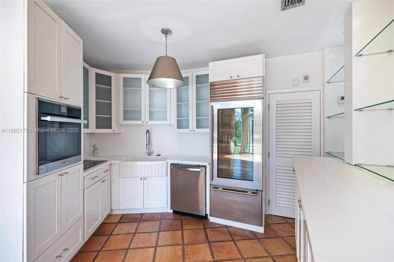 2120 S Bayshore Dr, Miami, FL 33133 Photo