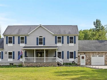 1267 Sturgeon Point Road, Derby, NY 14047