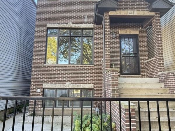4411 S Wallace Street, Chicago, IL 60609