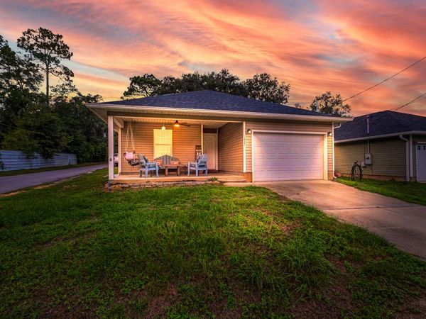 1827 Gainer Road, Baker, FL 32531