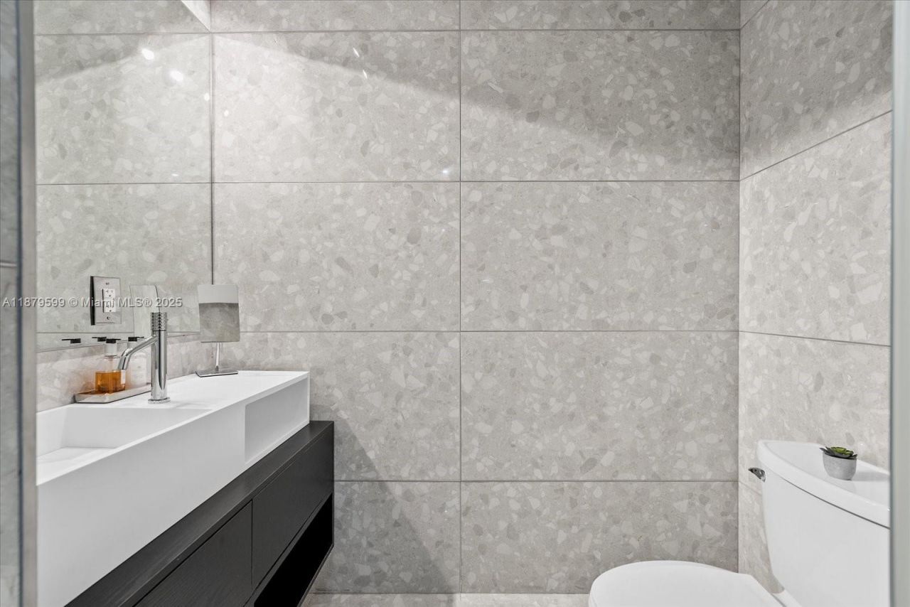 280 NE 156th St, Miami, FL 33162 Photo