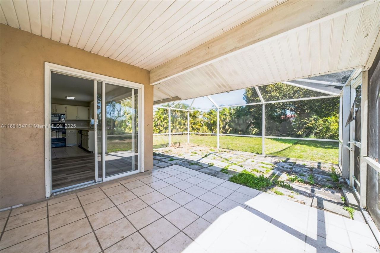 301 SE Whitmore Dr, Port Saint Lucie, FL 34984 Photo