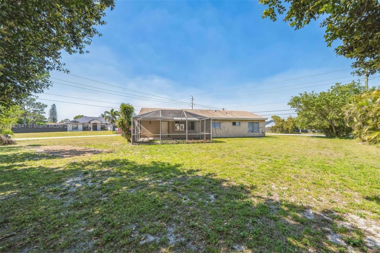 301 SE Whitmore Dr, Port Saint Lucie, FL 34984 Photo