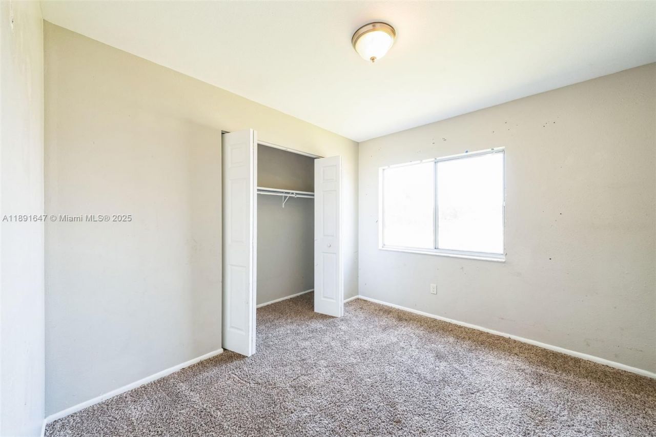 301 SE Whitmore Dr, Port Saint Lucie, FL 34984 Photo