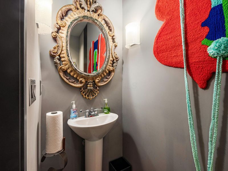 17 W 3rd Avenue, Unit 212, Columbus, OH 43201 Photo 8