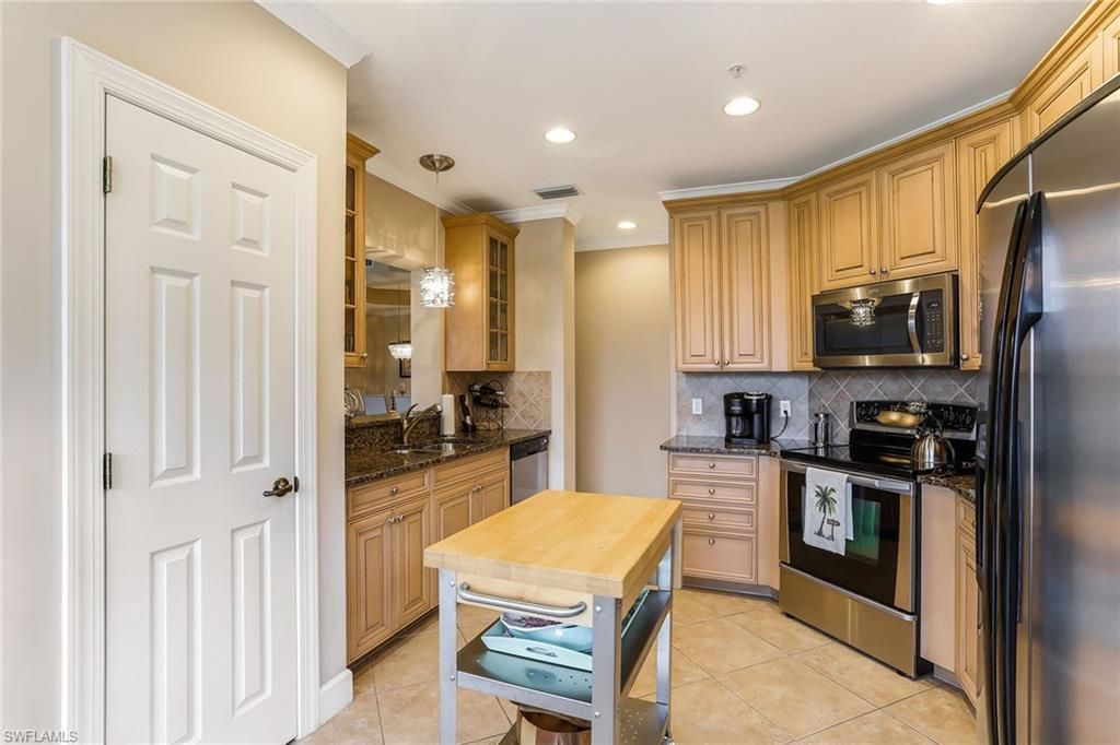 8023 Players Cove Dr, Unit 6-101, Naples, FL 34113 Photo