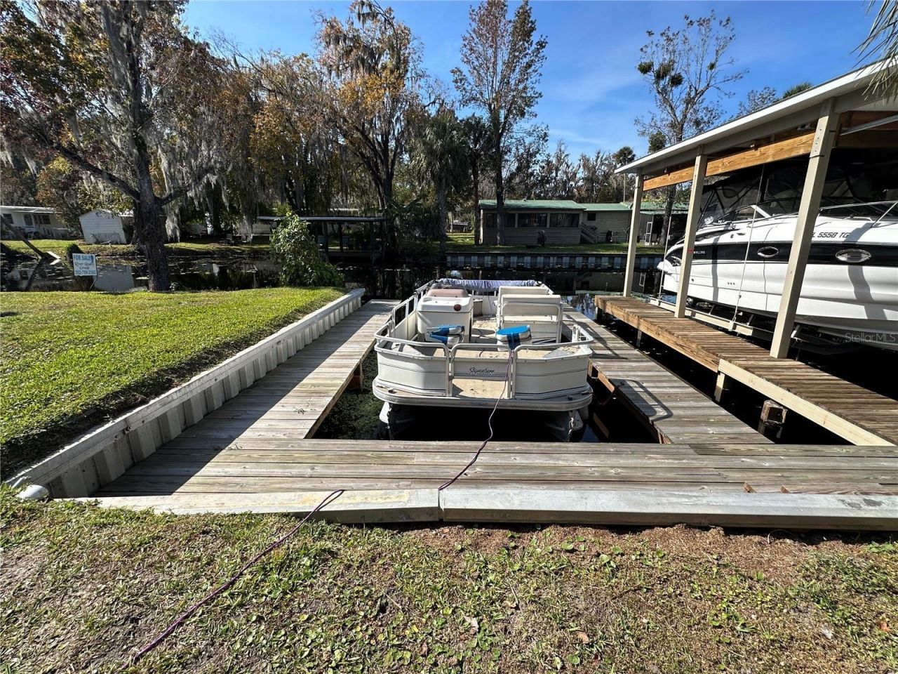 56233 Water Oak Road, Astor, FL 32102 Photo