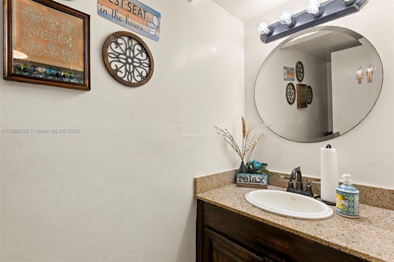 19440 NE 26th Ave, Unit 53B, Miami, FL 33180 Photo