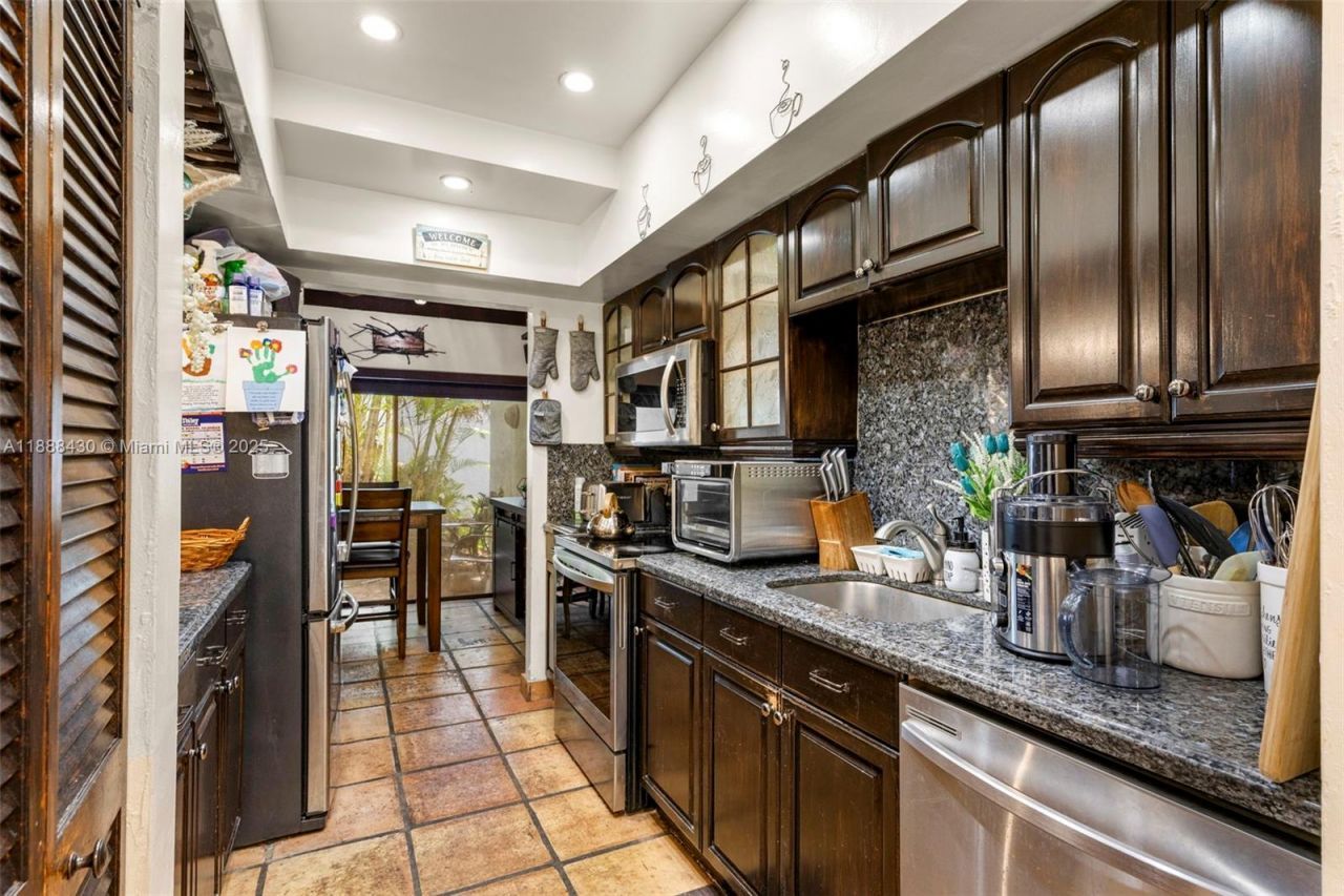 19440 NE 26th Ave, Unit 53B, Miami, FL 33180 Photo