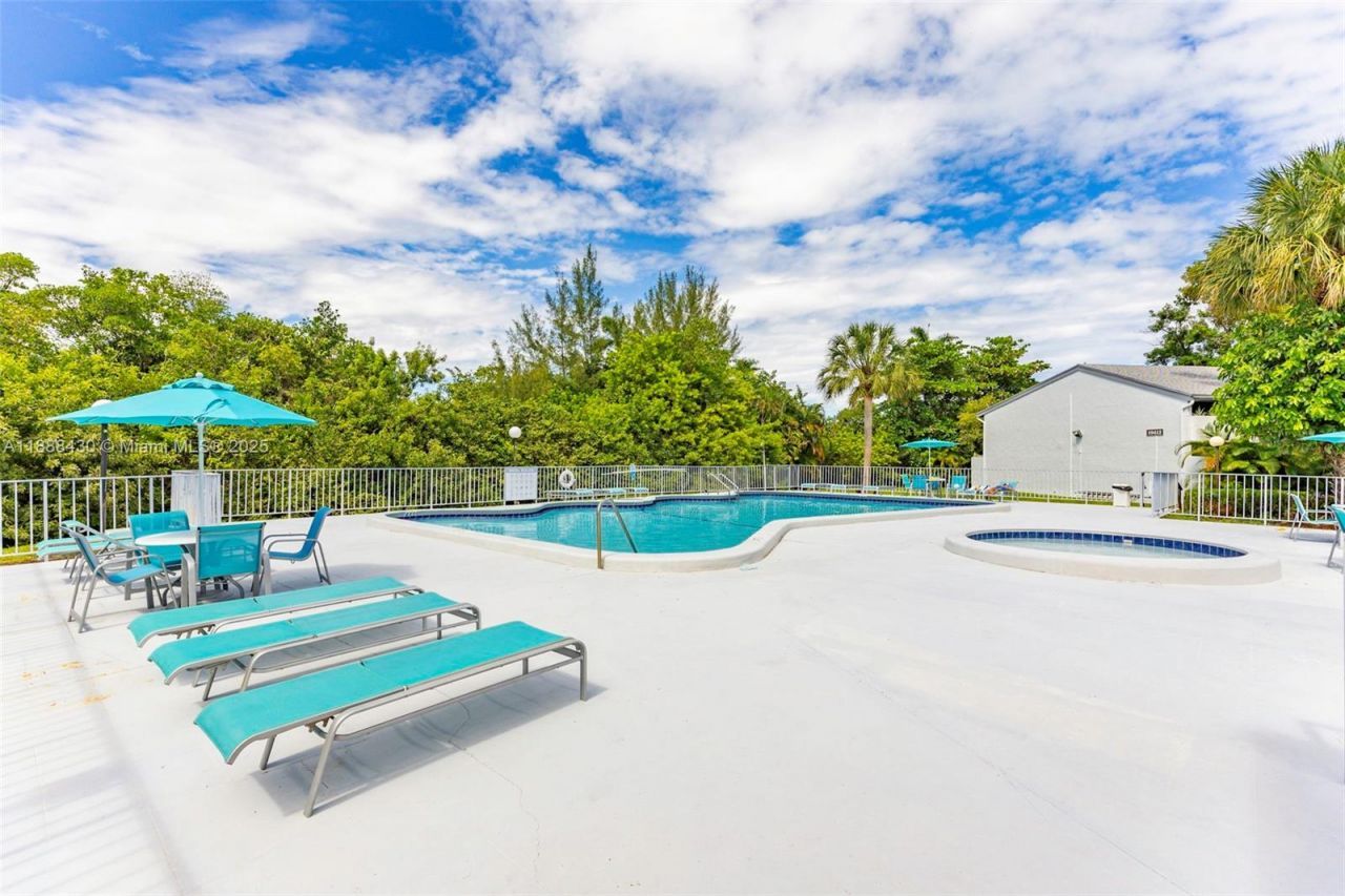 19440 NE 26th Ave, Unit 53B, Miami, FL 33180 Photo