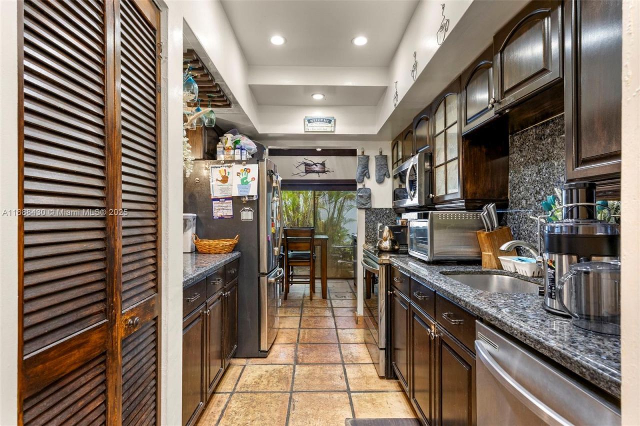 19440 NE 26th Ave, Unit 53B, Miami, FL 33180 Photo