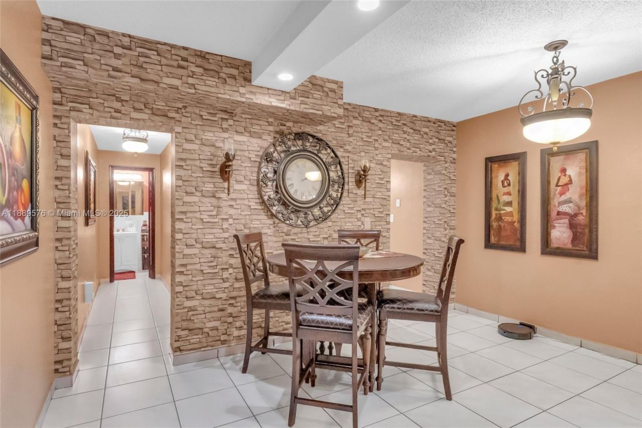 830 E 12th Pl, Hialeah, FL 33010 Photo