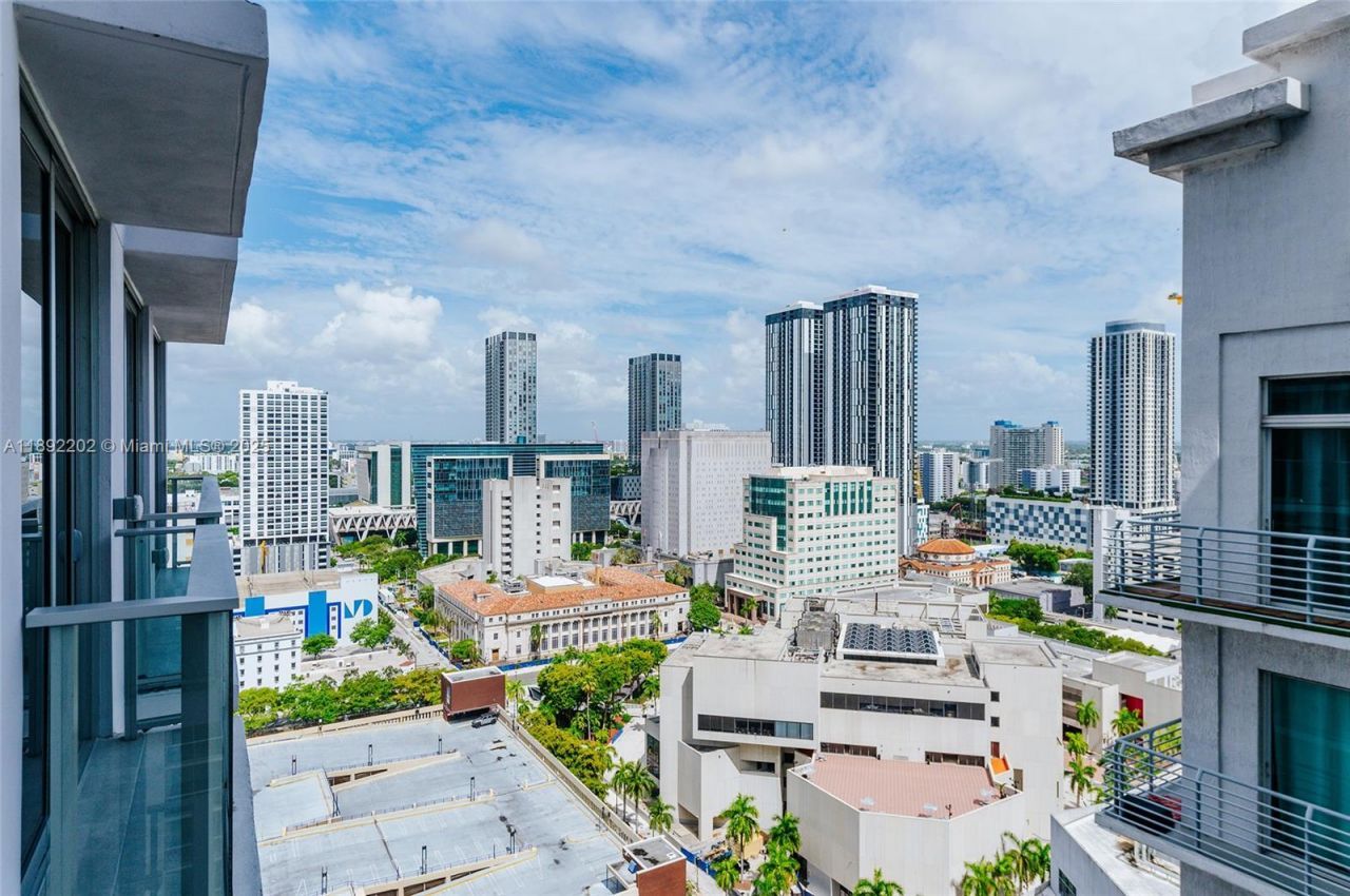 227 NE 2nd St, Unit 2508, Miami, FL 33132 Photo