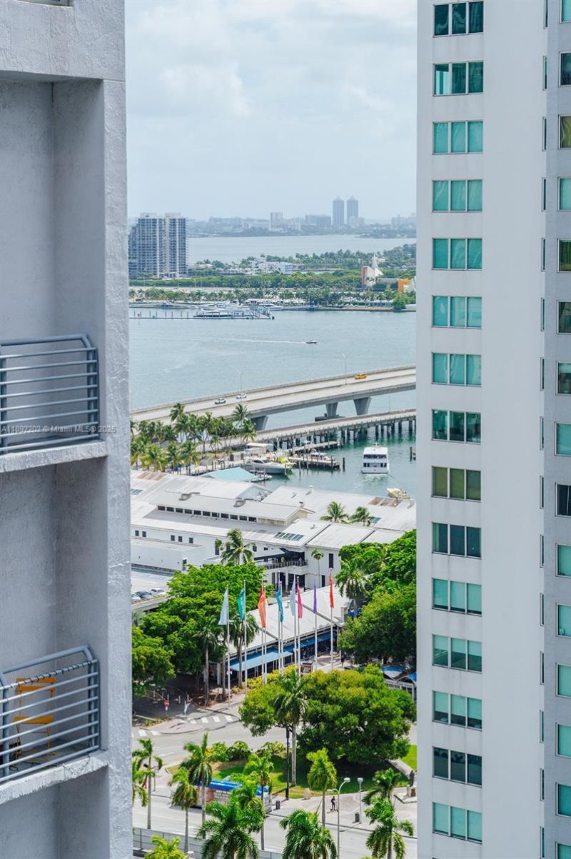 227 NE 2nd St, Unit 2508, Miami, FL 33132 Photo