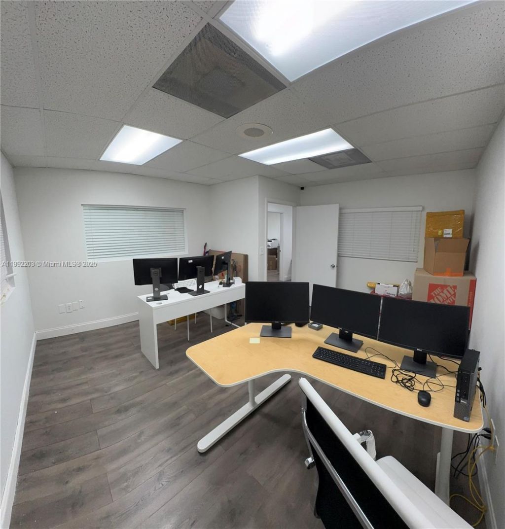 6405 NW 36th St, Virginia Gardens, FL 33166 Photo