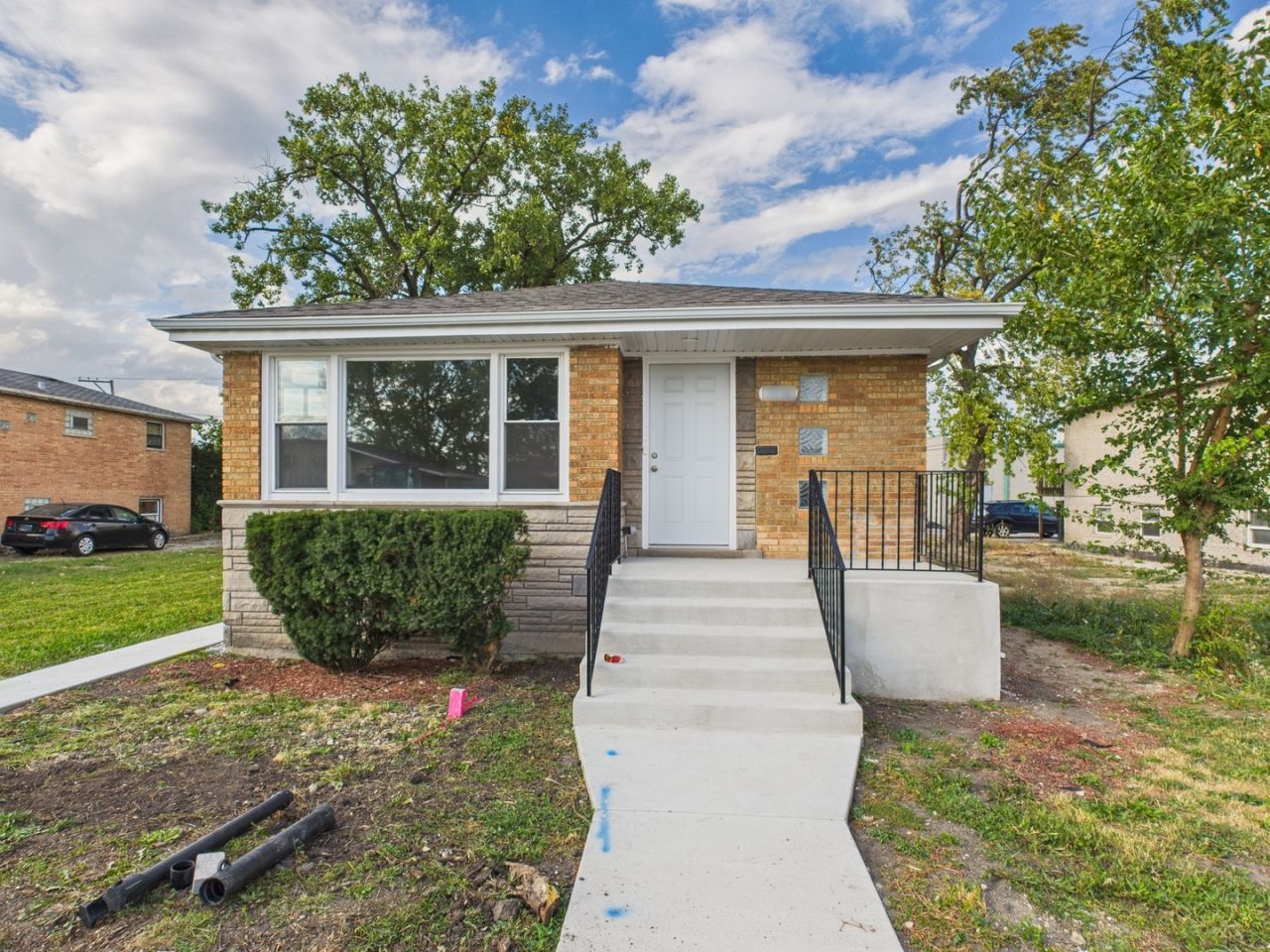 7216 W 63rd Place, Summit, IL 60501 Main Photo