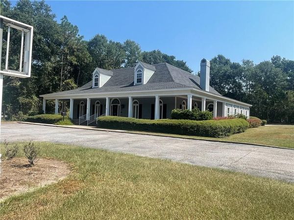1565 Hillcrest Road, Mobile, AL 36695