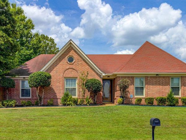 4419 BERKLEY WOODS DR, Memphis, TN 38125