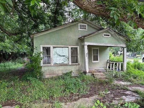 409 Lee ST, Smithville, TX 78957