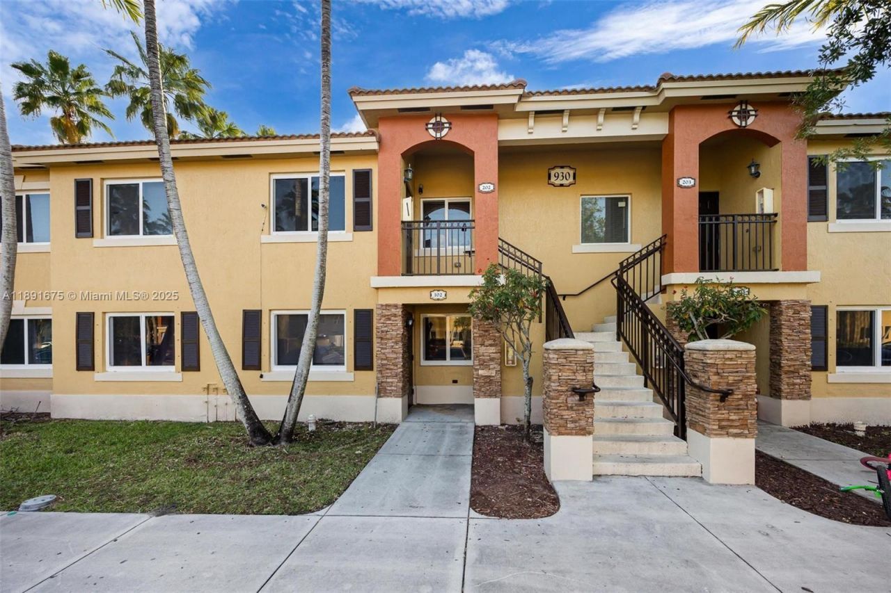 930 NE 33rd Ter, Unit 102, Homestead, FL 33033 Photo