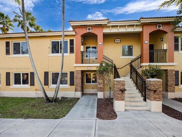 930 NE 33rd Ter, Unit 102, Homestead, FL 33033