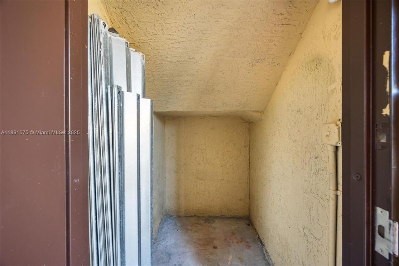 930 NE 33rd Ter, Unit 102, Homestead, FL 33033 Photo