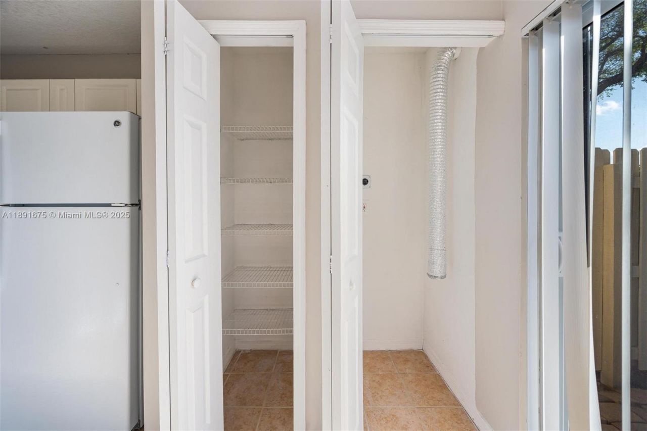 930 NE 33rd Ter, Unit 102, Homestead, FL 33033 Photo