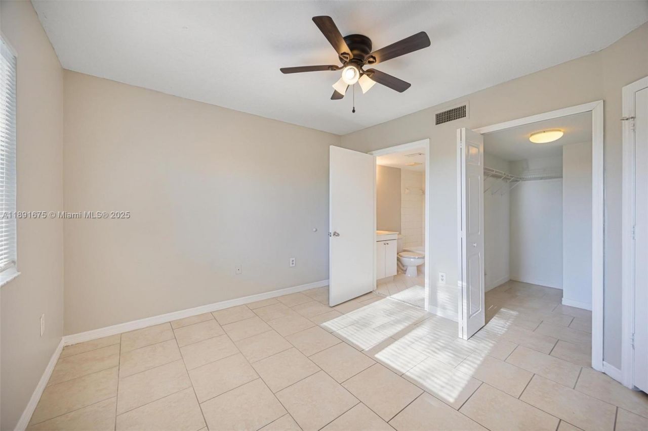 930 NE 33rd Ter, Unit 102, Homestead, FL 33033 Photo