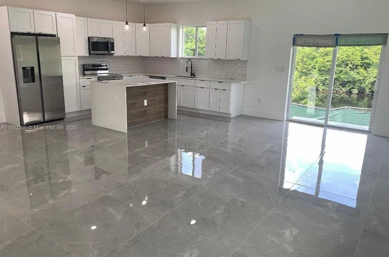 655 NW 24th Ave, Fort Lauderdale, FL 33311 Photo