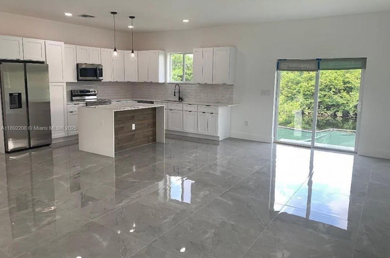 655 NW 24th Ave, Fort Lauderdale, FL 33311 Photo