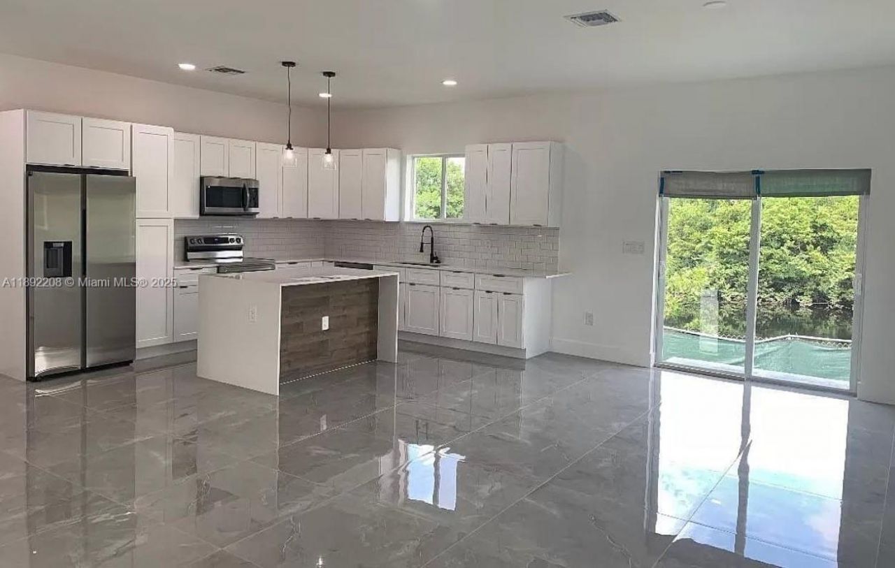 655 NW 24th Ave, Fort Lauderdale, FL 33311 Photo