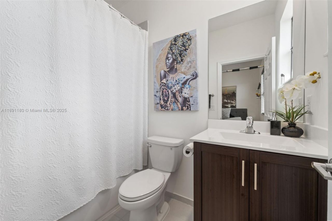 10483 W 32nd Ln, Unit 10483, Hialeah, FL 33018 Photo