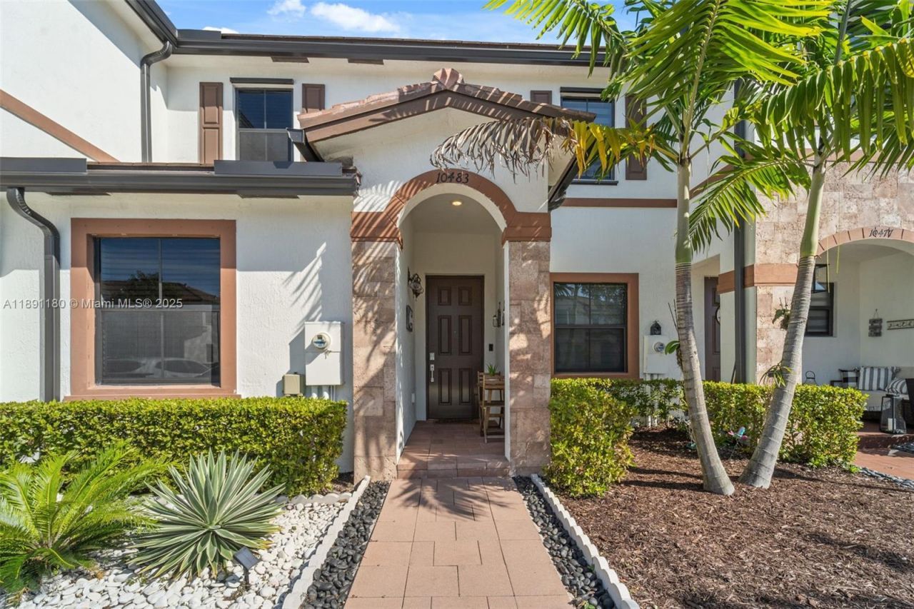 10483 W 32nd Ln, Unit 10483, Hialeah, FL 33018 Photo