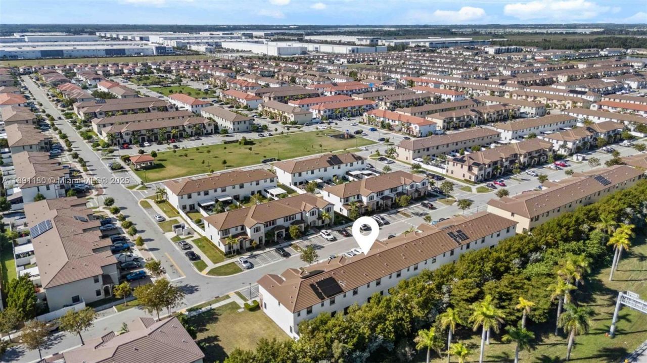10483 W 32nd Ln, Unit 10483, Hialeah, FL 33018 Photo