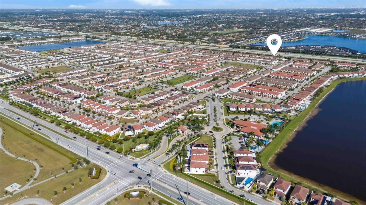 10483 W 32nd Ln, Unit 10483, Hialeah, FL 33018 Photo