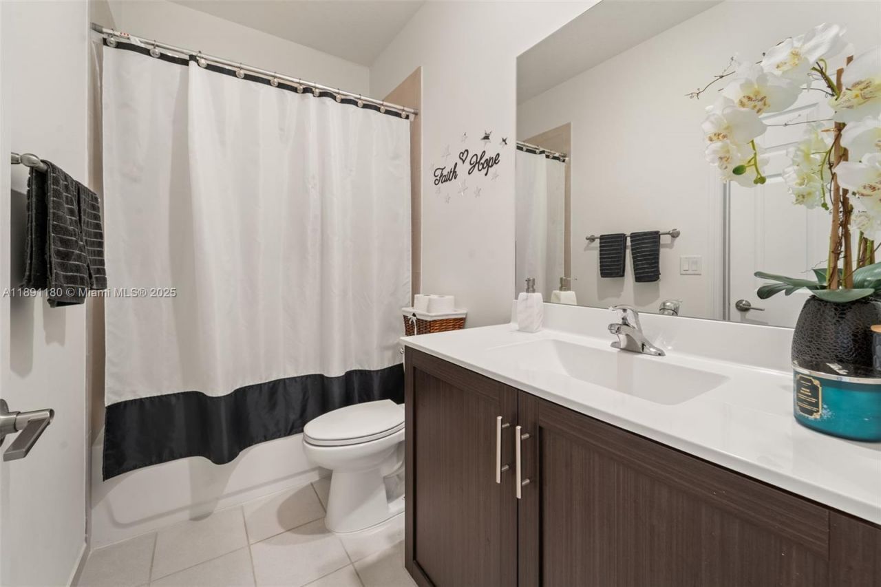 10483 W 32nd Ln, Unit 10483, Hialeah, FL 33018 Photo