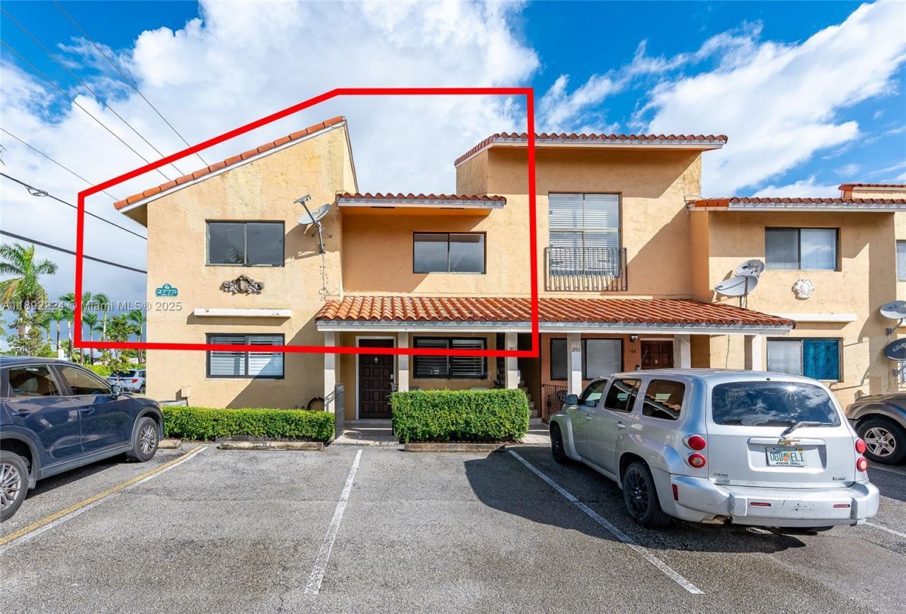 2775 W 61st Pl, Unit 207, Hialeah, FL 33016 Main Photo