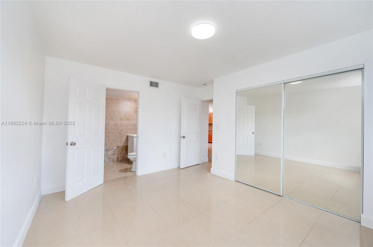 2775 W 61st Pl, Unit 207, Hialeah, FL 33016 Photo