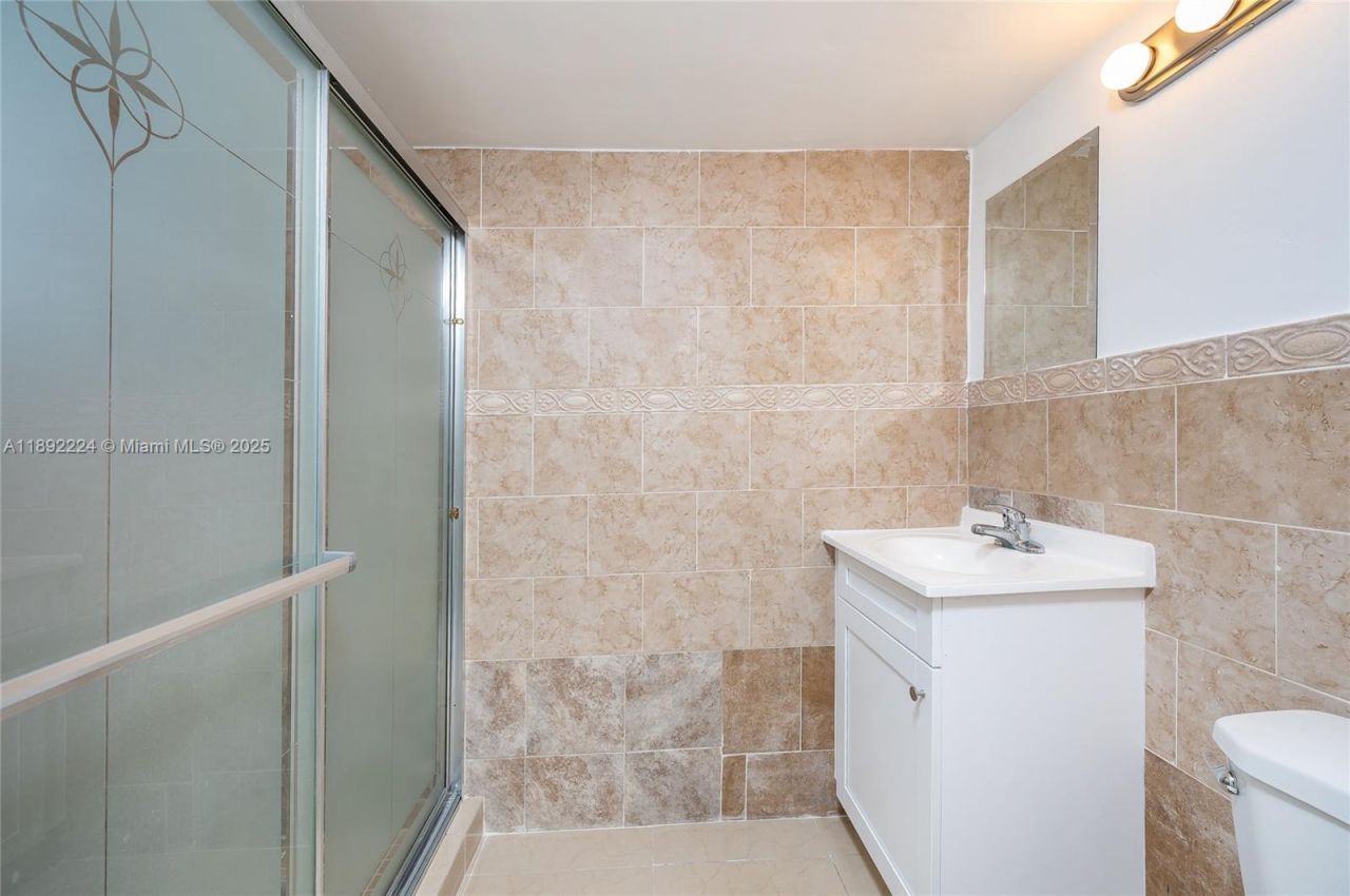 2775 W 61st Pl, Unit 207, Hialeah, FL 33016 Photo