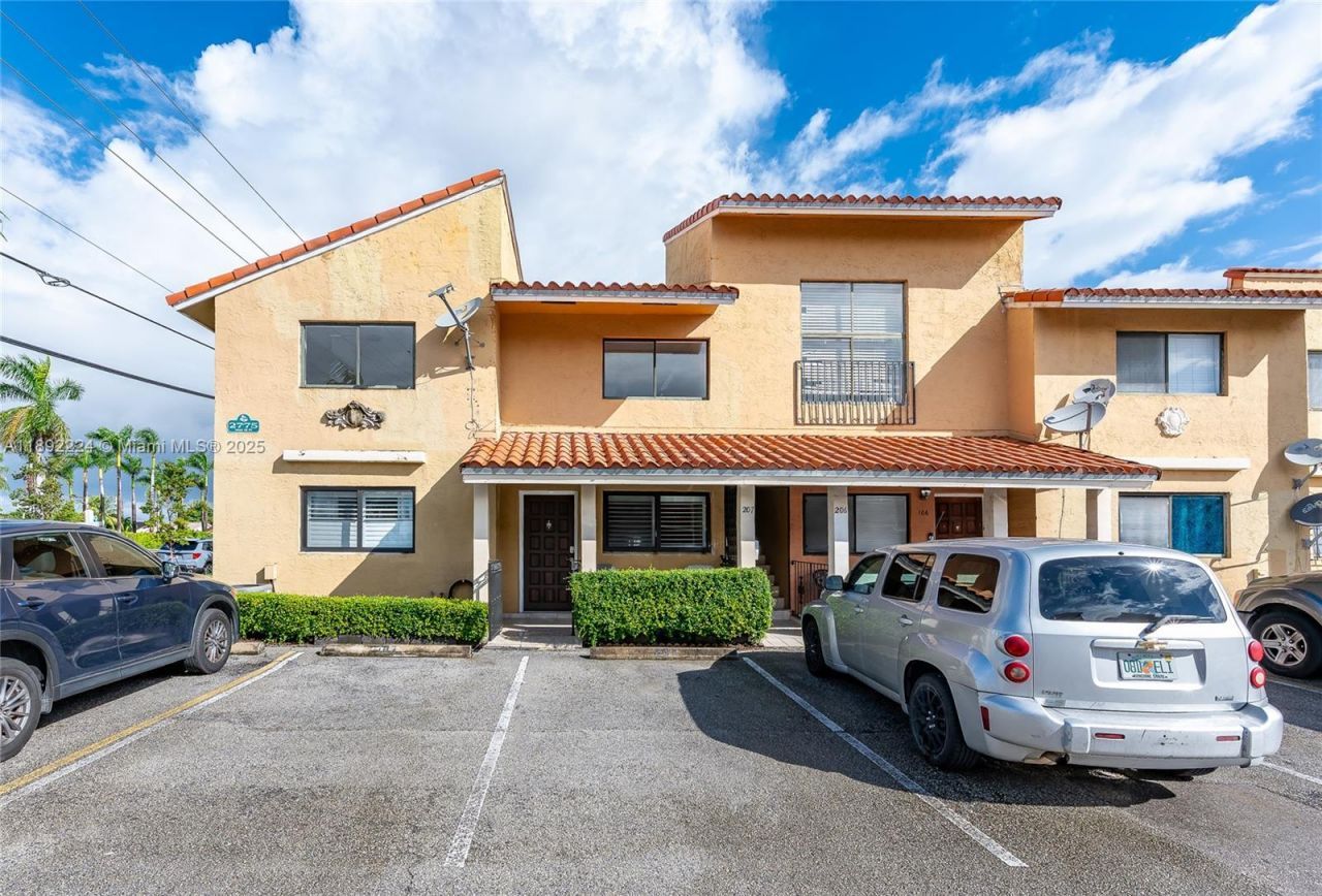 2775 W 61st Pl, Unit 207, Hialeah, FL 33016 Photo
