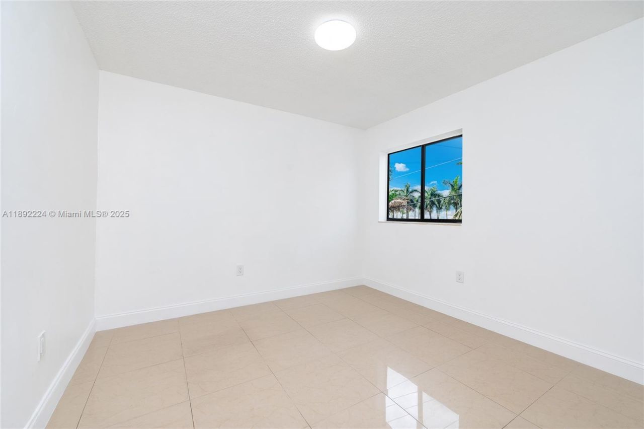 2775 W 61st Pl, Unit 207, Hialeah, FL 33016 Photo