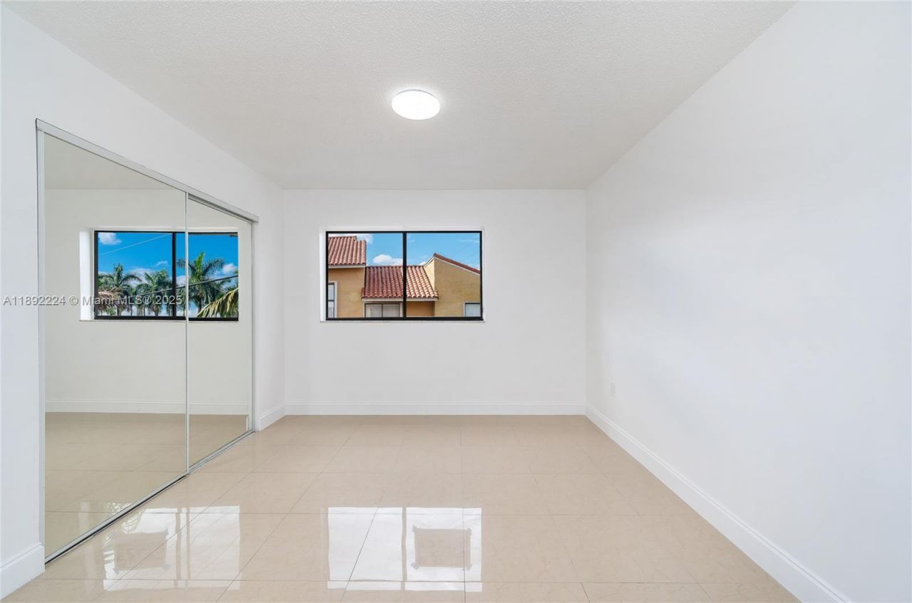 2775 W 61st Pl, Unit 207, Hialeah, FL 33016 Photo