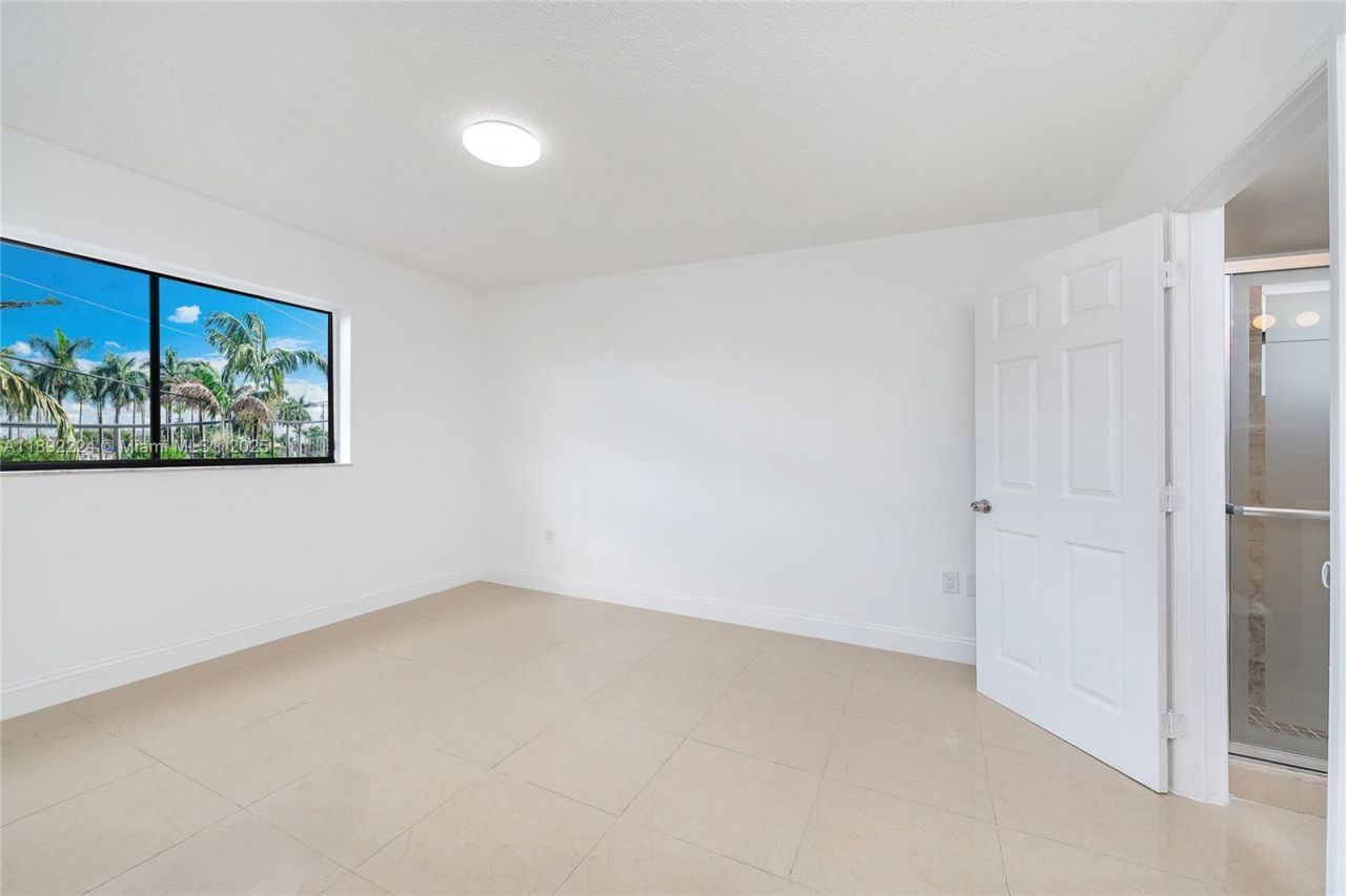 2775 W 61st Pl, Unit 207, Hialeah, FL 33016 Photo