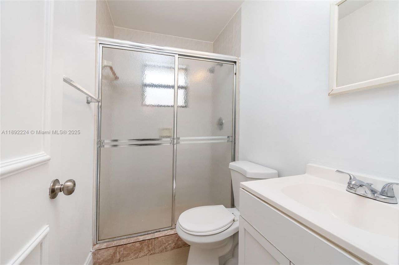 2775 W 61st Pl, Unit 207, Hialeah, FL 33016 Photo