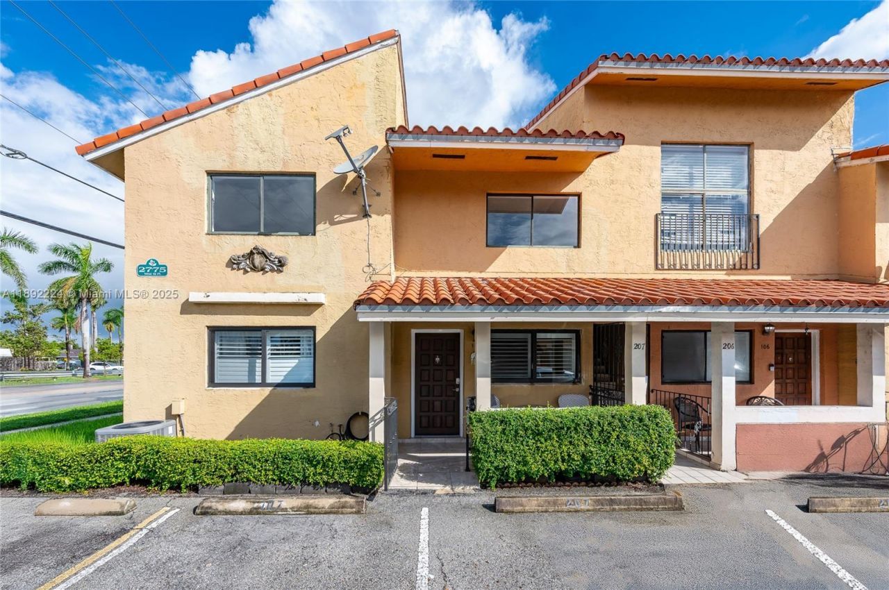 2775 W 61st Pl, Unit 207, Hialeah, FL 33016 Photo