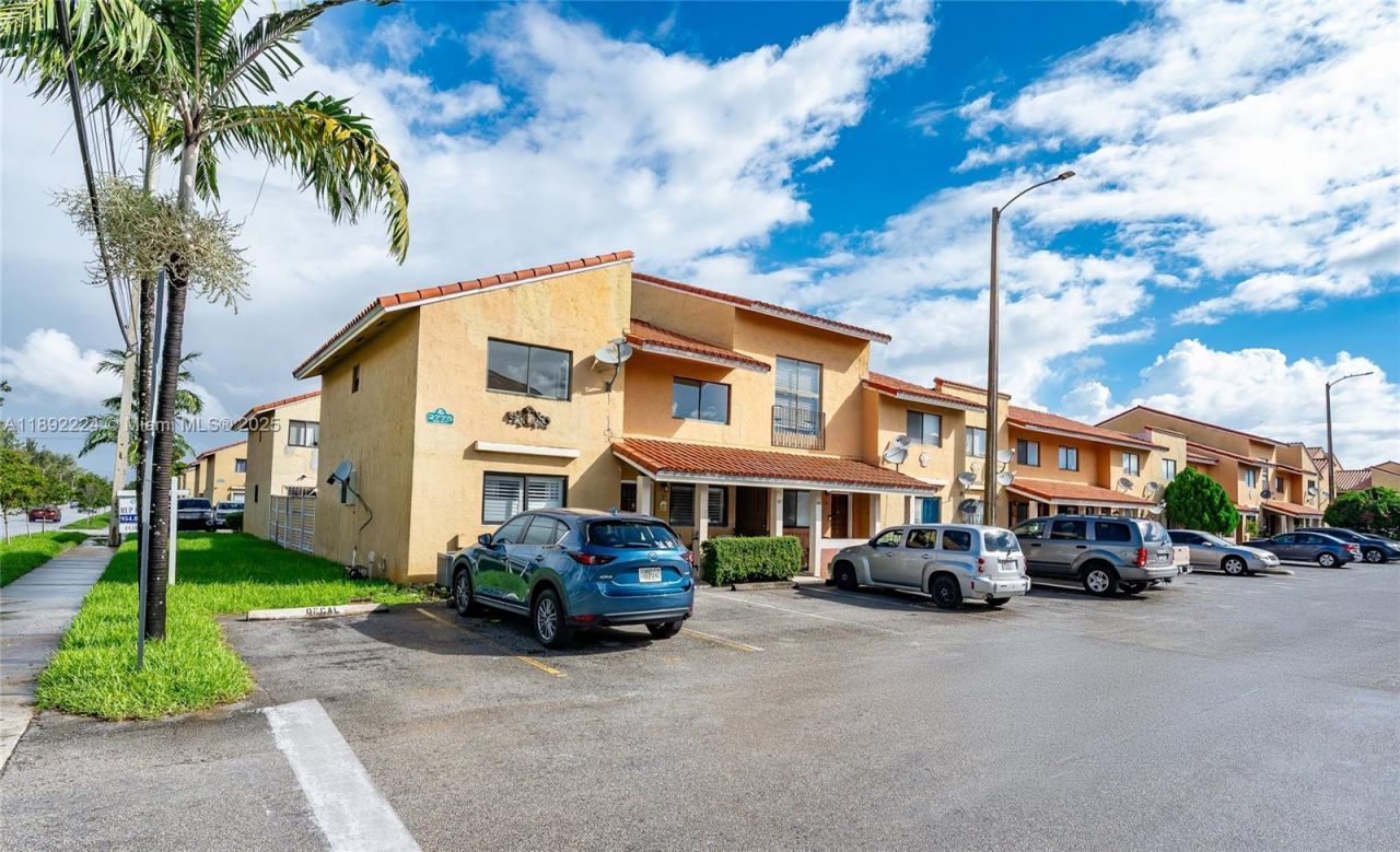 2775 W 61st Pl, Unit 207, Hialeah, FL 33016 Photo