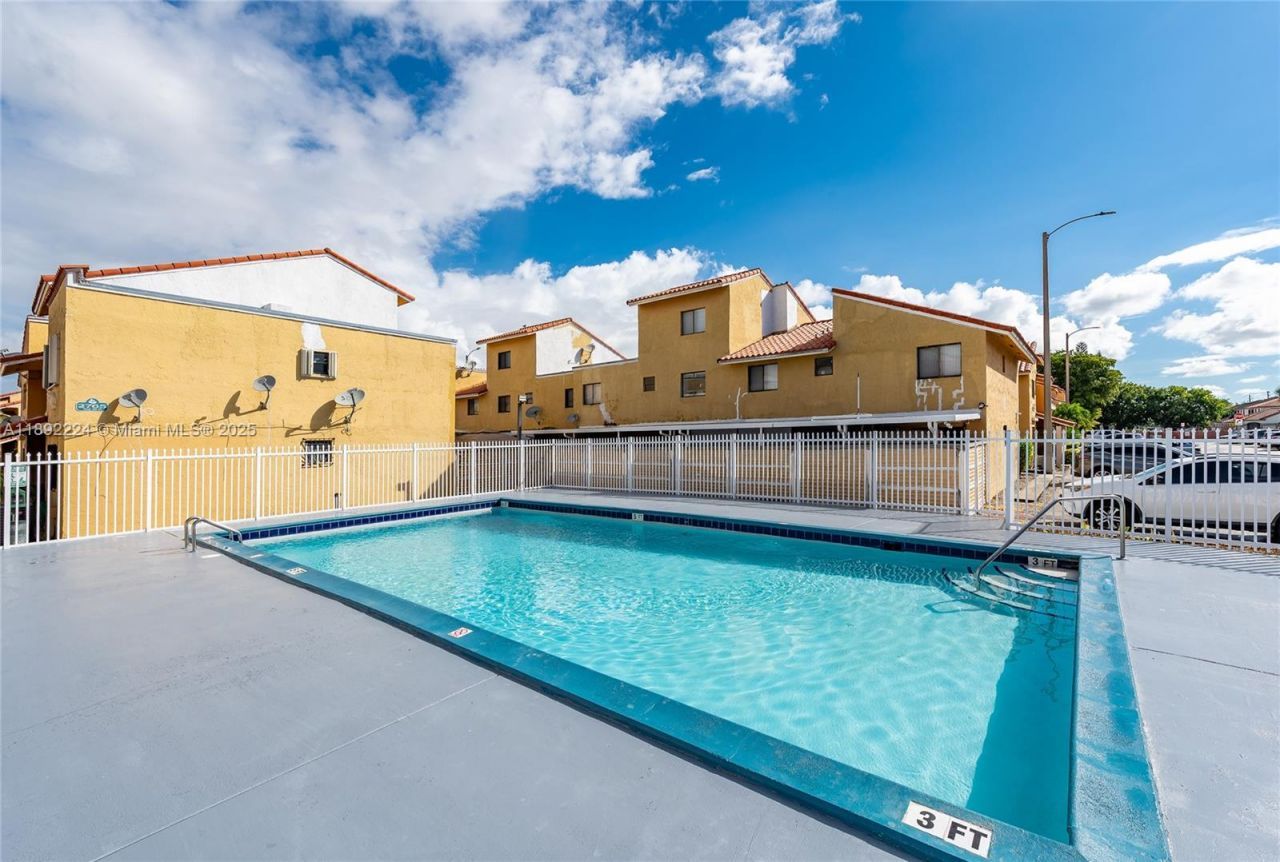 2775 W 61st Pl, Unit 207, Hialeah, FL 33016 Photo