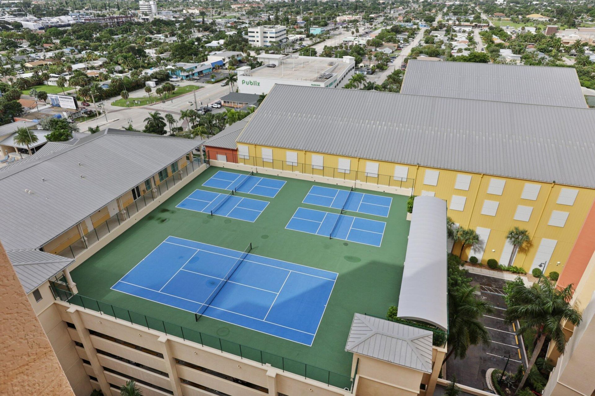 2640 Lake Shore Drive, Unit 1809, Riviera Beach, FL 33404 Photo